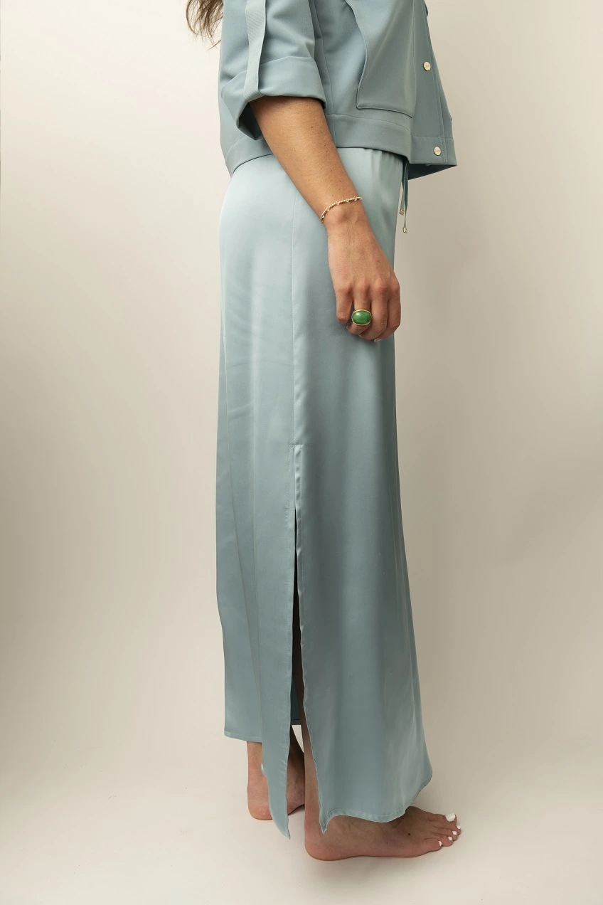 MODEL ECOMM_0406_27