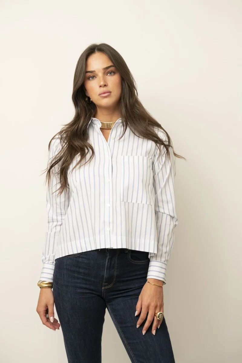 MODEL ECOMM_0406_67
